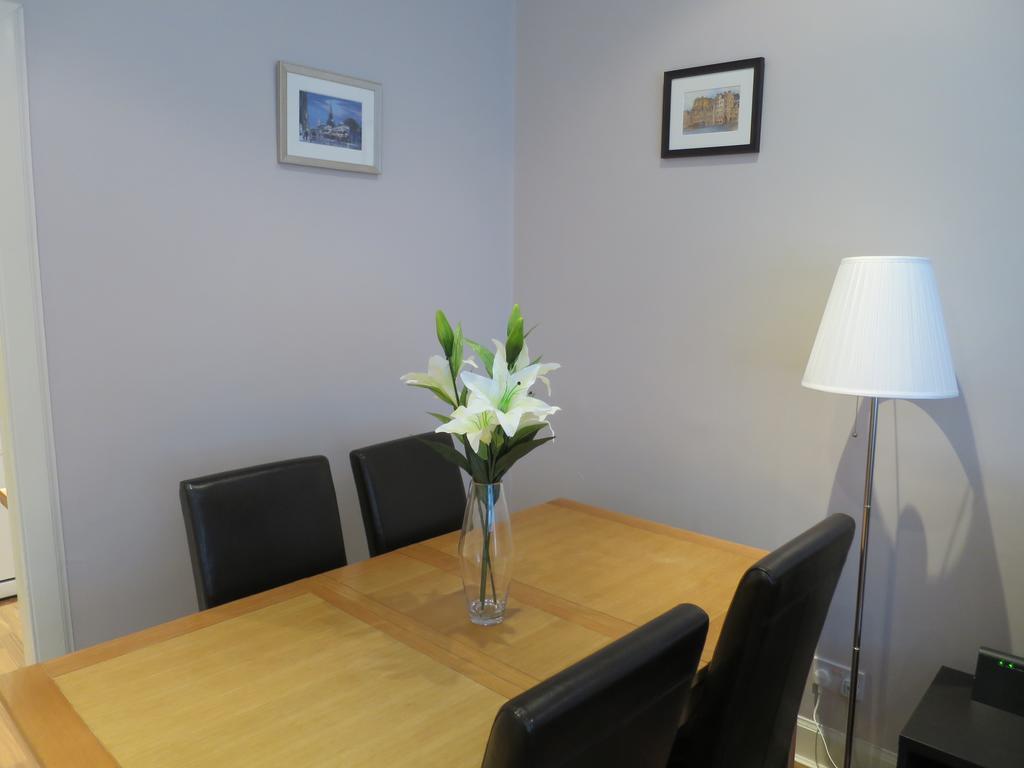 Our City - King Stable Lane Apartment เอดินบะระ ภายนอก รูปภาพ