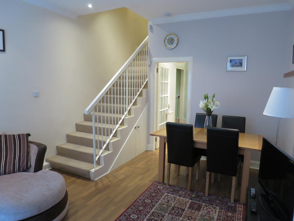 Our City - King Stable Lane Apartment เอดินบะระ ภายนอก รูปภาพ